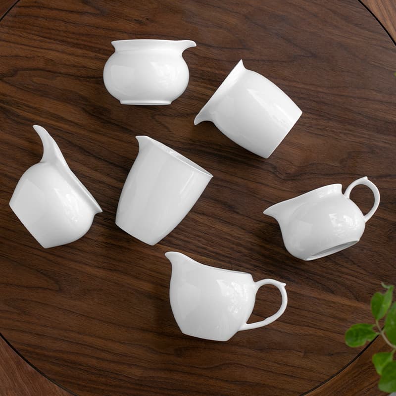 Dehua White Porcelain Fairness Cup, White Ceramic Tea Divider, Tea Set Accessories, Single Gongfu Fairness Cup Component