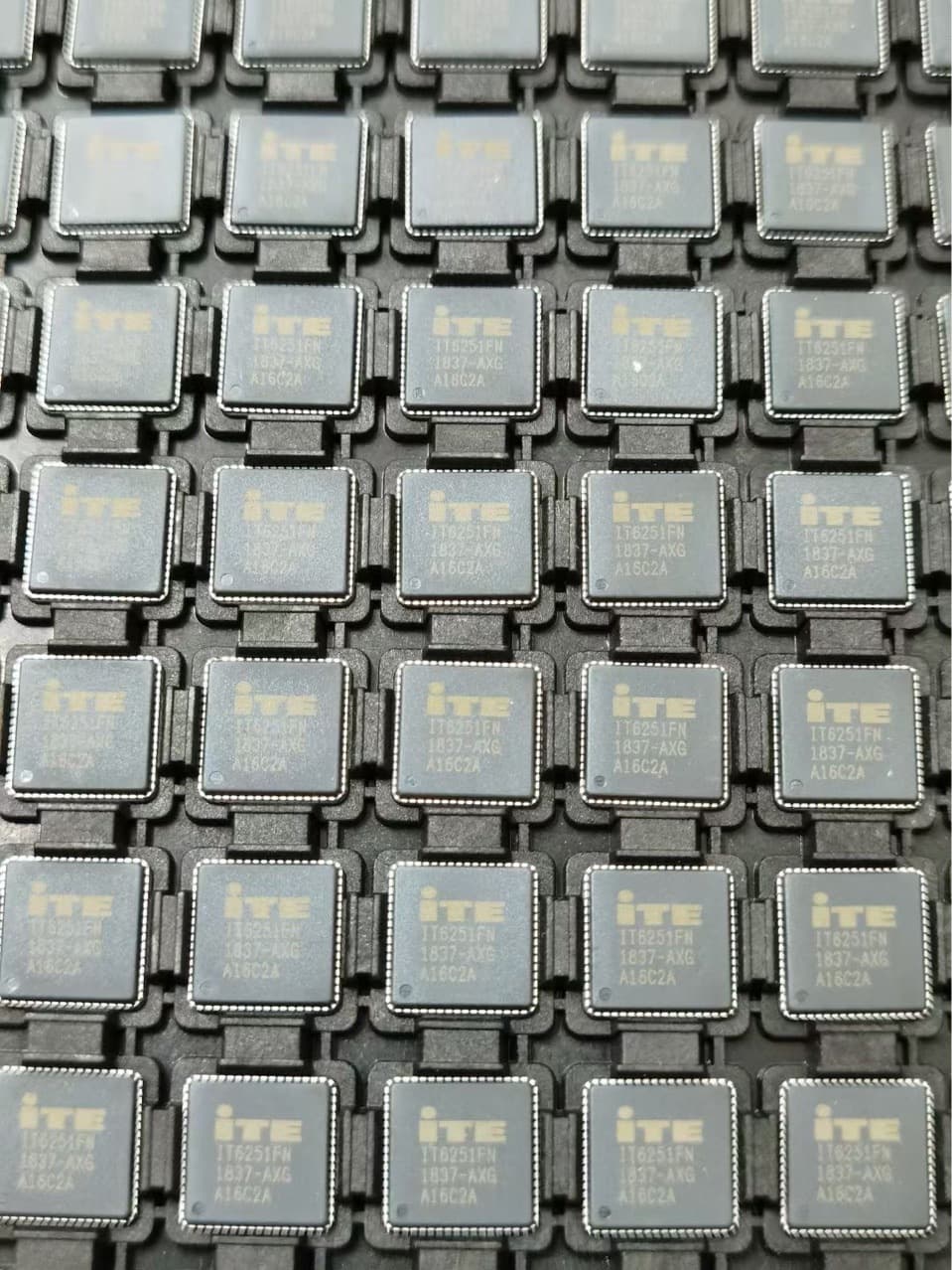 LCD IC Chip IT6251FN, Bulk Order Discount, Inquire Before Ordering