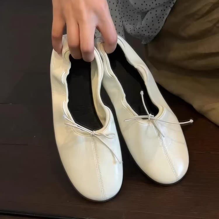 2026 Early Autumn Flat Bow Ballet Shoes Women's Slip-On Soft Sole Leather Shoes Comfortable Single Shoes Retro Grandma Shoes