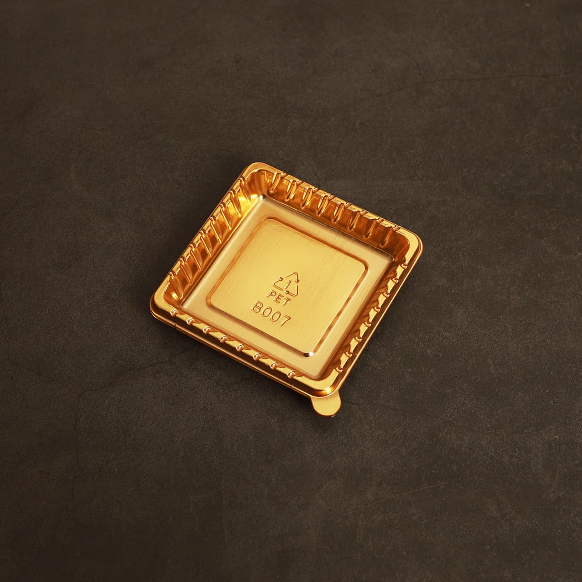 Food-Grade Gold Square Round Cut Cake Pad Tray Mousse Cake PET Base Western Pastry Dessert Base