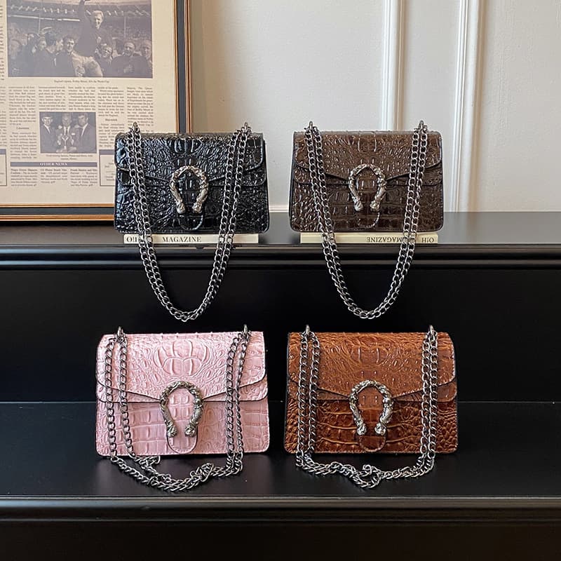 Ganbaobao 2026 New Women's Bag Fashion Versatile Chain Shoulder Crossbody Small Square Bag for College Students