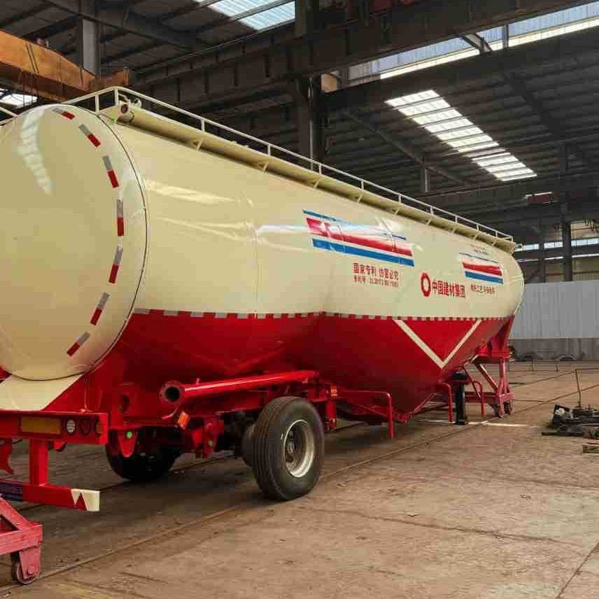 Cross-border multi-axle bulk cement transport tanker truck, 60 cubic meter powder and granule transport tanker, 45 cubic meter tank semi-trailer