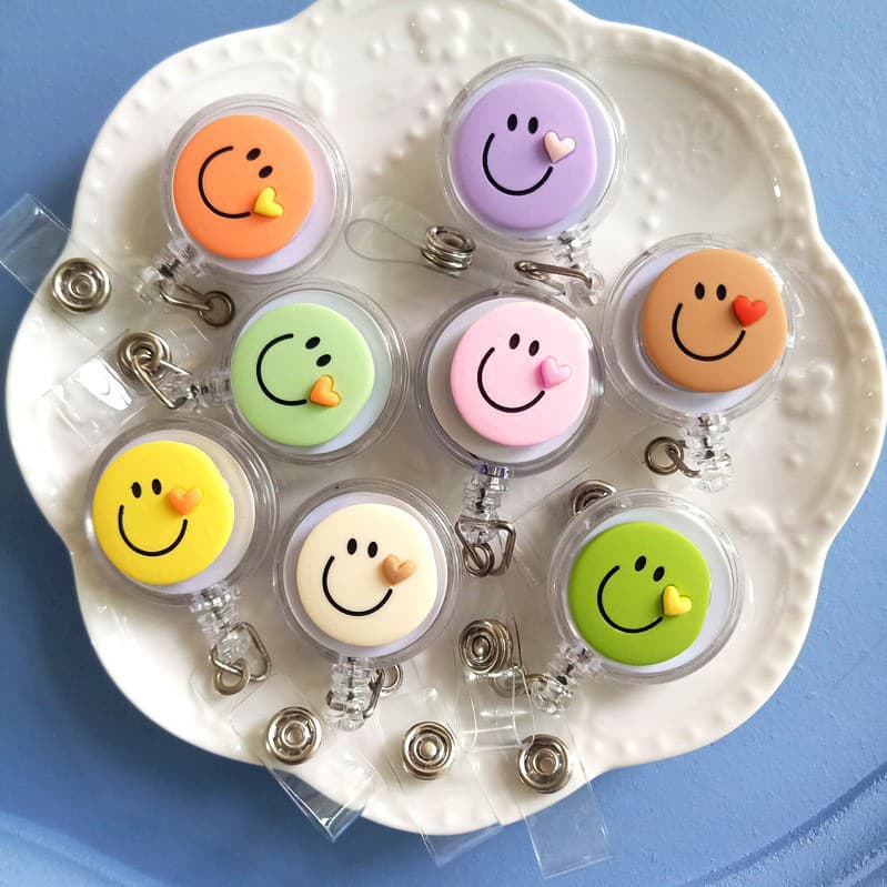 Nurse Chest Badge Easy-to-use Stretchable Buckle Cute Round Smiley Face Cartoon Staff Work Permit Chest Card Lanyard Clip