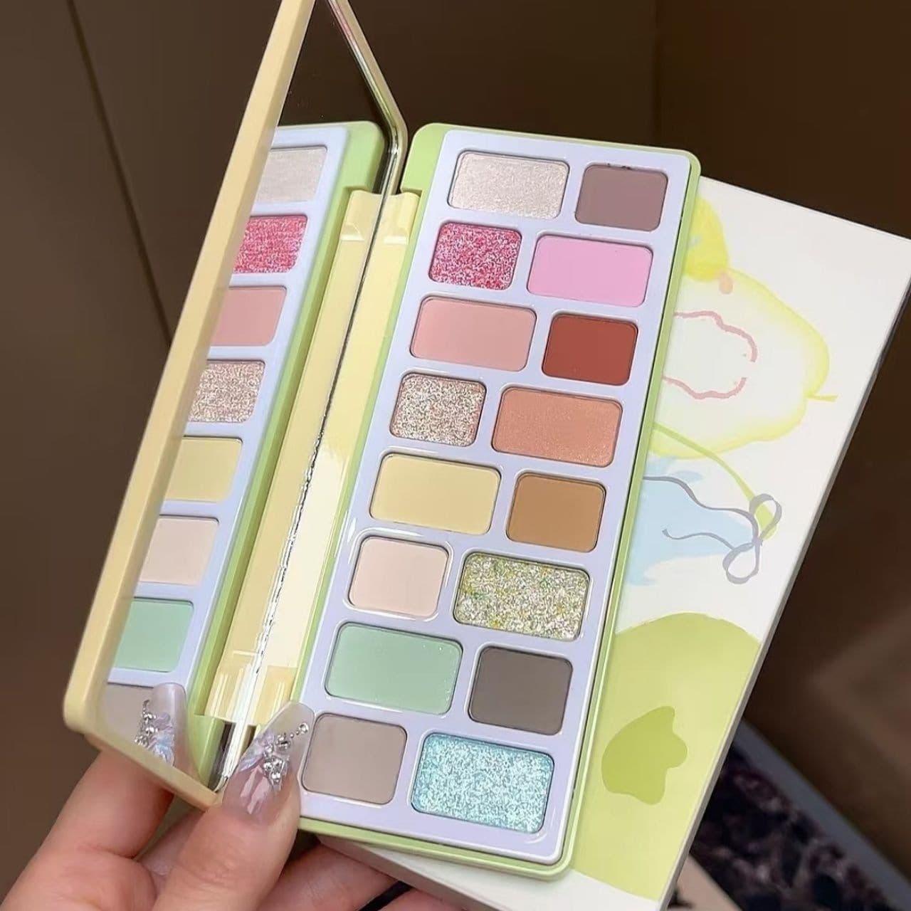Cappell Sixteen-Color Natural Performance Eyeshadow Palette Matte Fine Shimmer Waterproof Long-Lasting Smudge-Resistant Finely Milled Eyeshadow Palette
