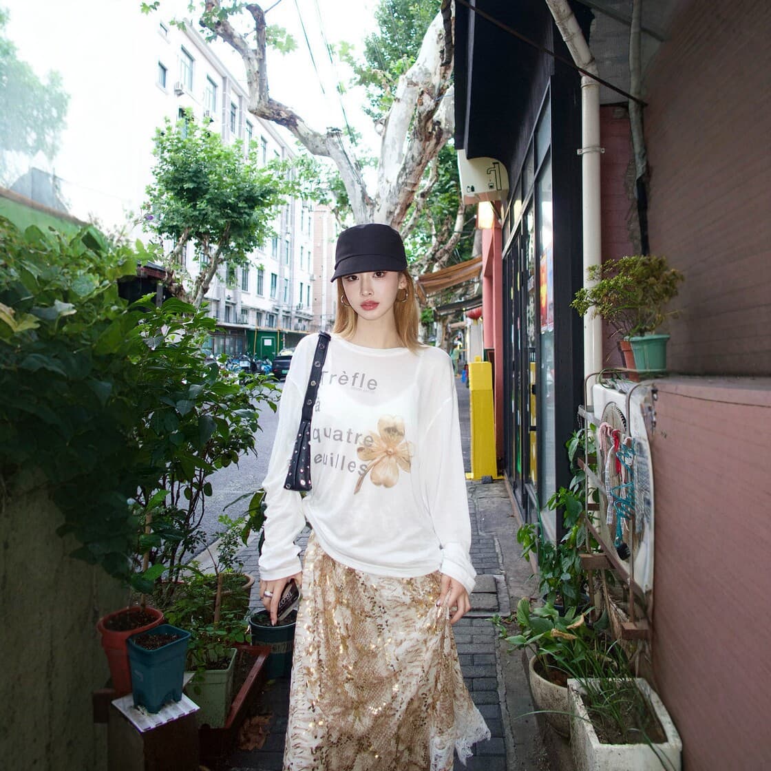 Nanyou-style washed and distressed embroidered cat long-sleeve T-shirt