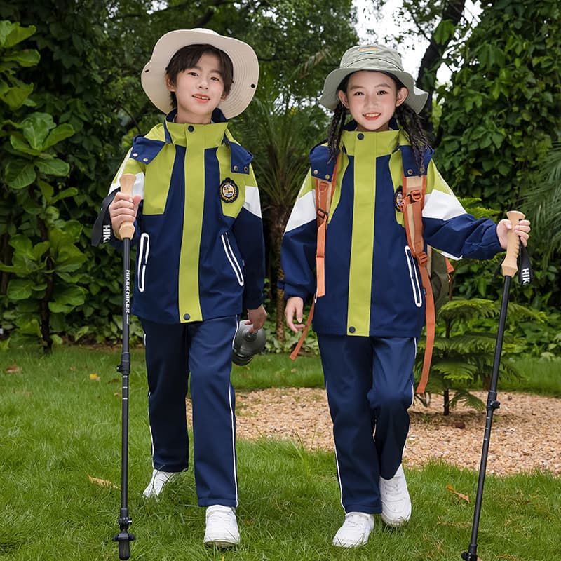 Three-piece elementary school windbreaker uniform set for kindergarten autumn/winter wear, thickened 3-in-1 children's class outfits