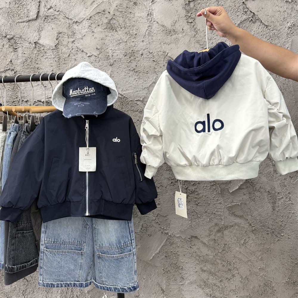 Children's Autumn/Winter American-Style Faux Two-Piece Hooded Jacket, Boys and Girls Contrast Color Waterproof Embroidered Letter Flight Jacket