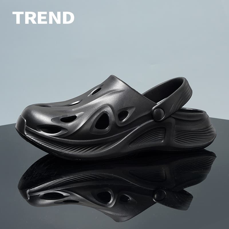 2026 New Hole Sandals for Men Summer Outdoor Cloud-like Comfort Non-slip Beach Sports Thick Sole Wear-resistant Closed-toe Slippers