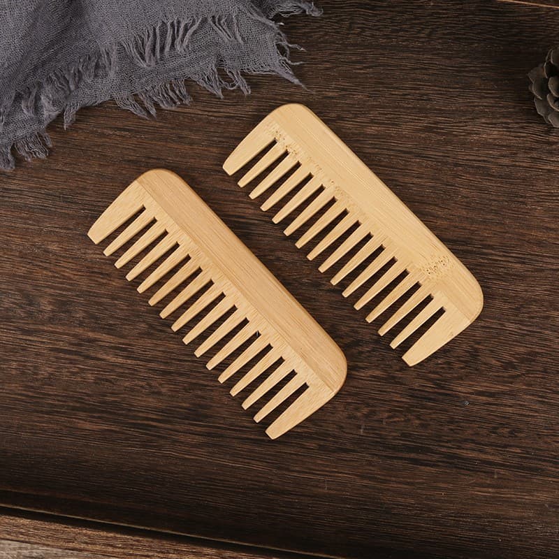 Disposable comb manufacturers wholesale, boutique disposable combs for homestays, hotels, guesthouses, and guesthouses, environmentally friendly bamboo-scented combs for export.