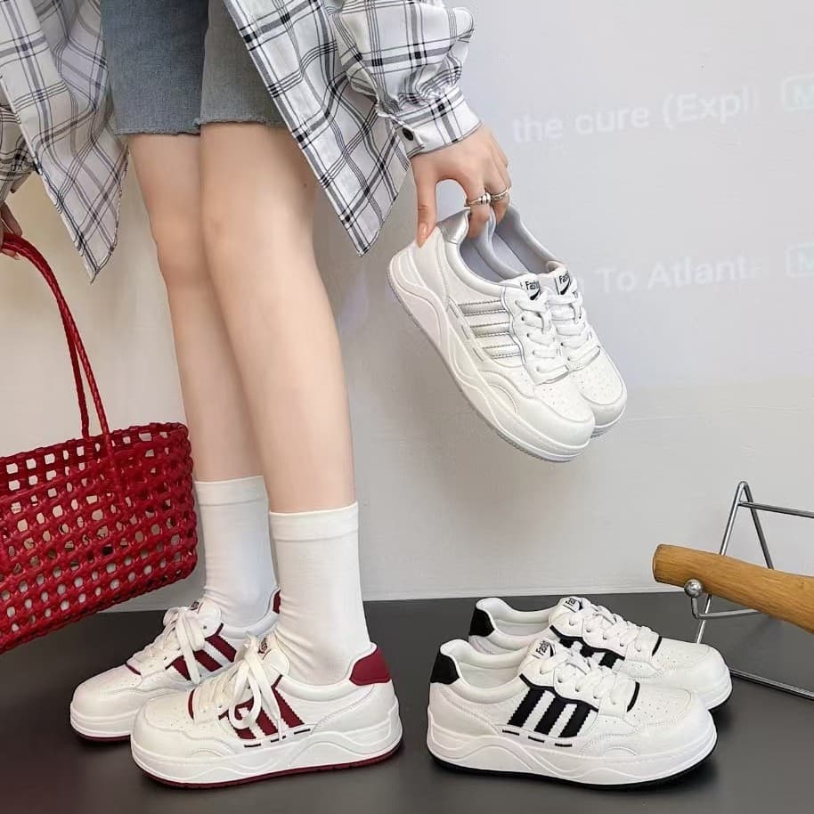 2026 New Genuine Leather White Sneakers for Women, Versatile Thick-Soled Height-Increasing Casual Sports Shoes, Comfortable Soft Sole Board Shoes