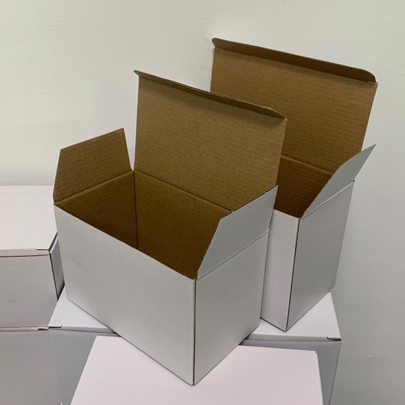 Spot Cup packaging box mug corrugated white box parts thermos cup packaging paper hard express packaging white paper box