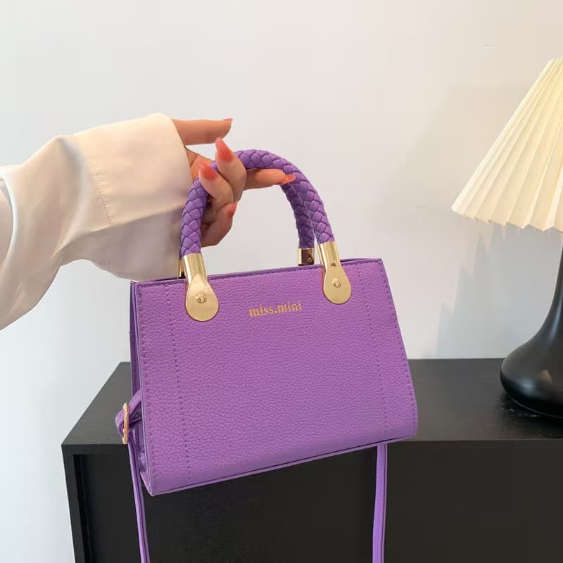 Crossbody Shoulder Bag for Women, Solid Color, Trendy and Versatile, New Fashionable Handbag with Letter Pattern Square Design