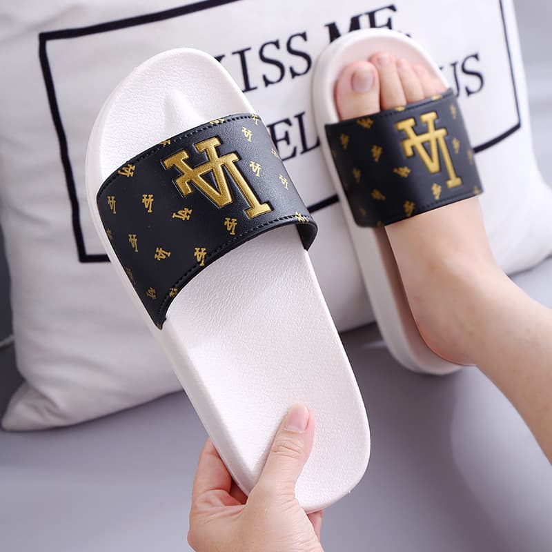Casual Indoor Home Slippers Women's Outdoor Wearable Anti-Slip Fashionable Trendy Flat Sandals Couples Slippers PVC Material