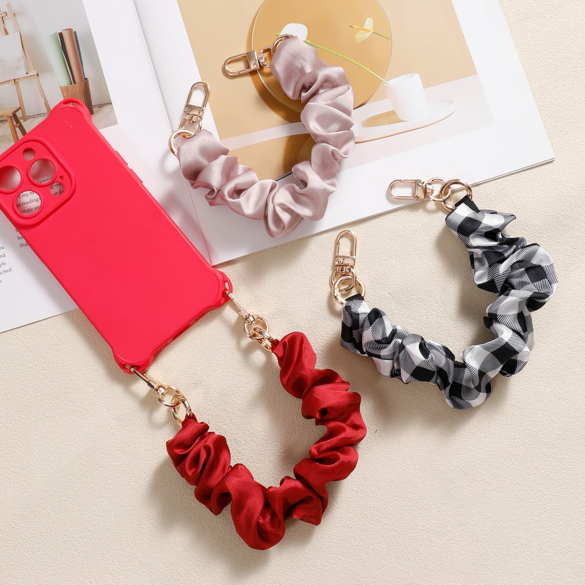 Trending Phone Chain Lanyard Hot Selling Intestine Phone Case Chain Short Wrist Strap Rope Phone Chain Ins Style