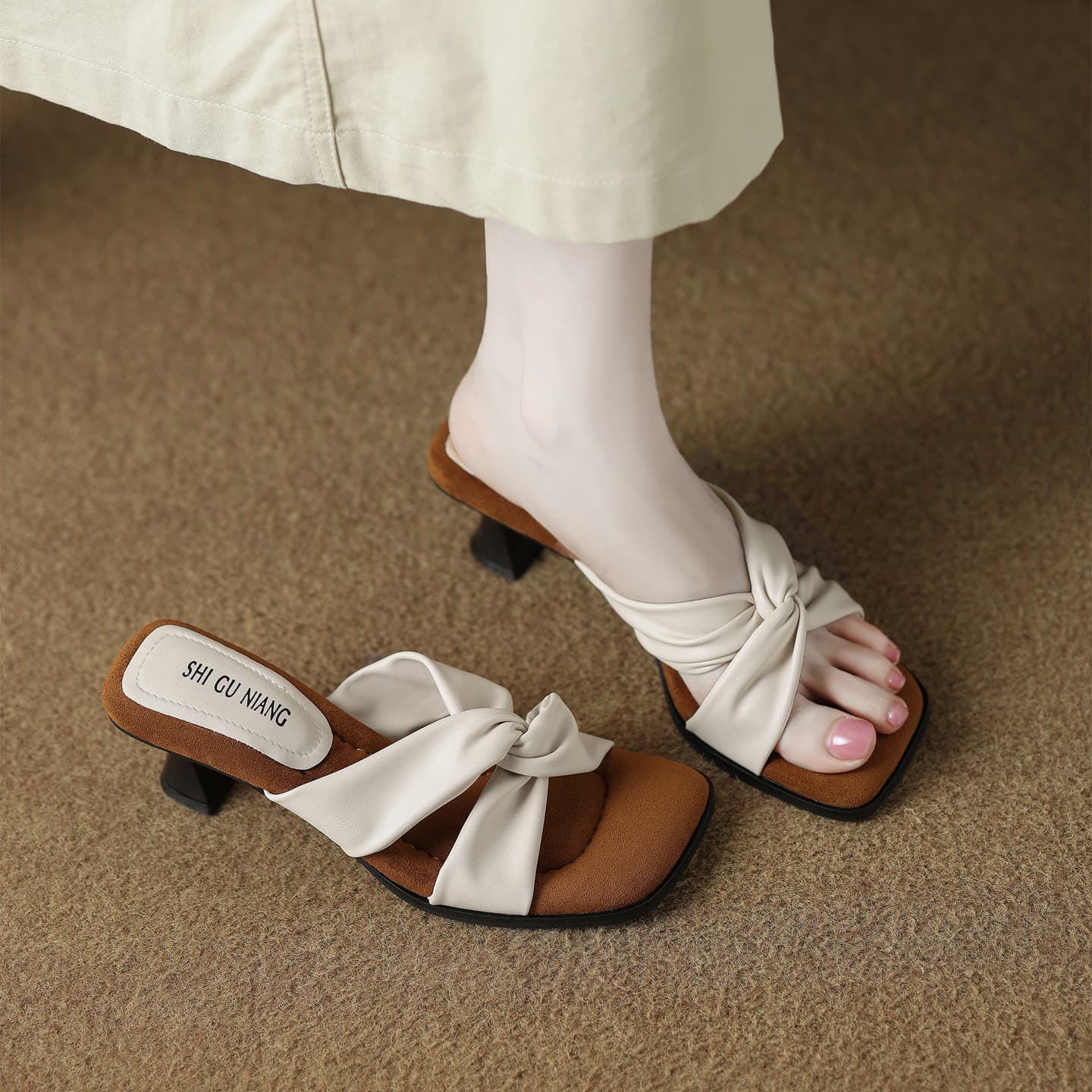 Stunning Versatile Square Toe Sandals Women Summer Outdoor 2026 New French Gorgeous Low Heel Comfortable for Dresses