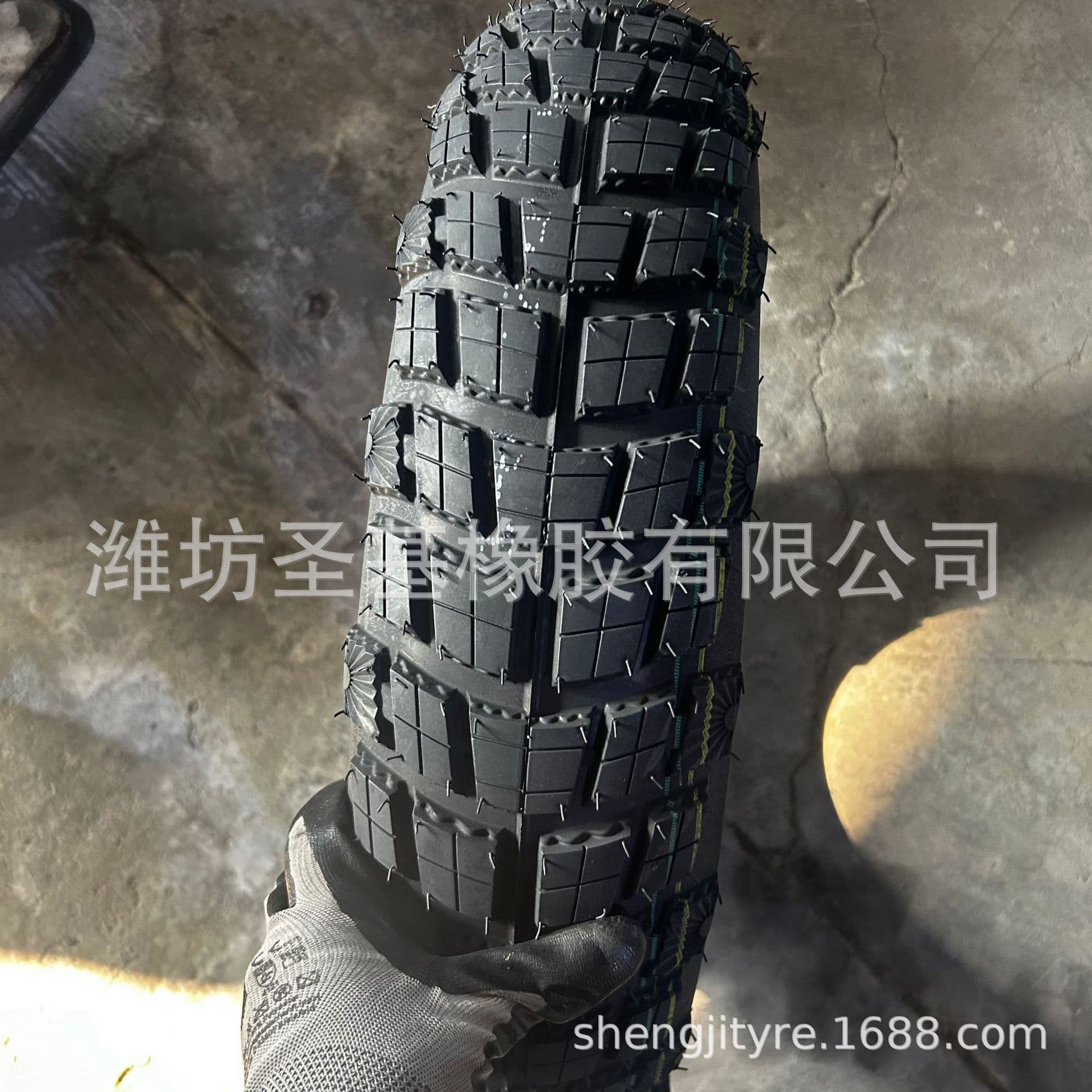 Motorcycle Tubeless Tire Factory Wholesale Anti-Slip Wear-Resistant 150/80-16