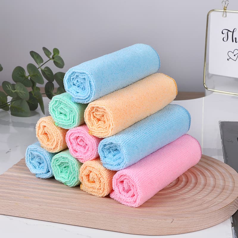 Microfiber gift small towels 25*25 square towels, promotional items, kindergarten towels, direct factory wholesale.