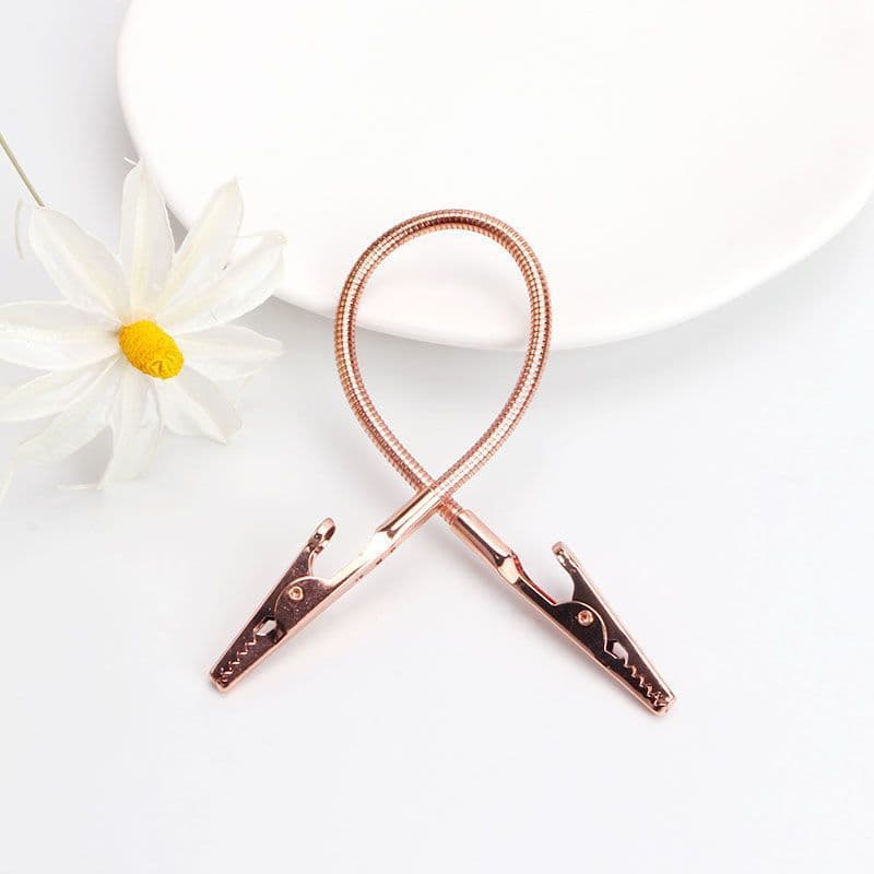 Simple double-headed desktop sticky note holder, upright card holder, cute photo holder, label holder, upright alligator clip, mousetrap.
