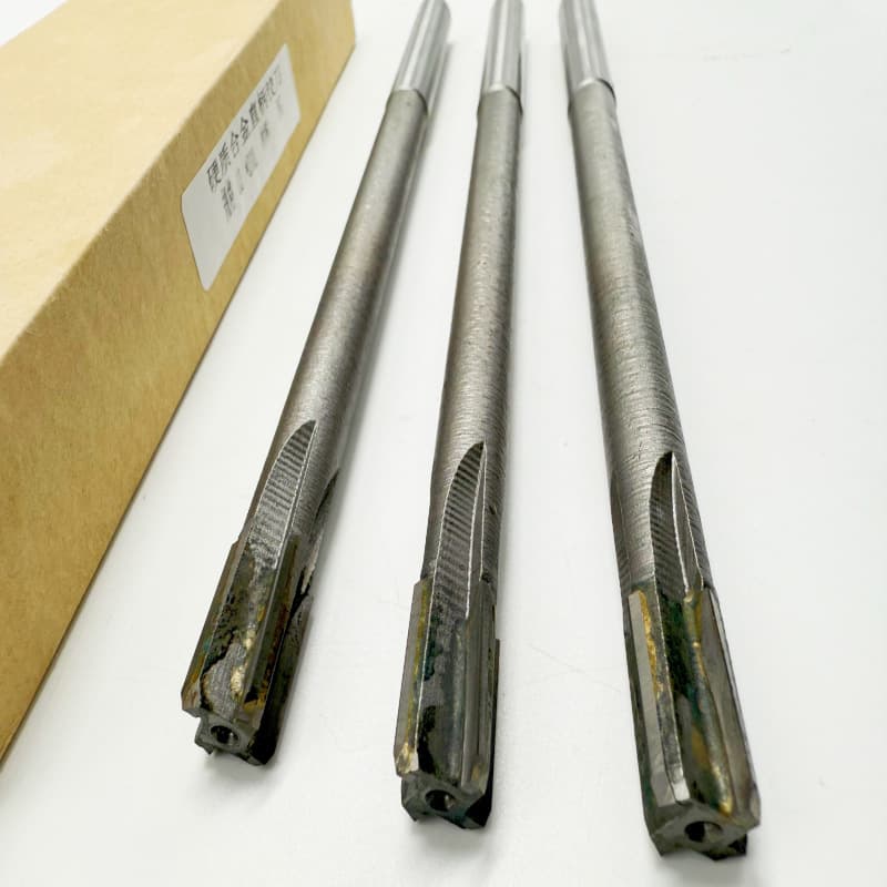 YG8 alloy-inlaid extended reamer with welded tungsten steel tip, straight shank, extra long (8*200 250 300 H7 H8).