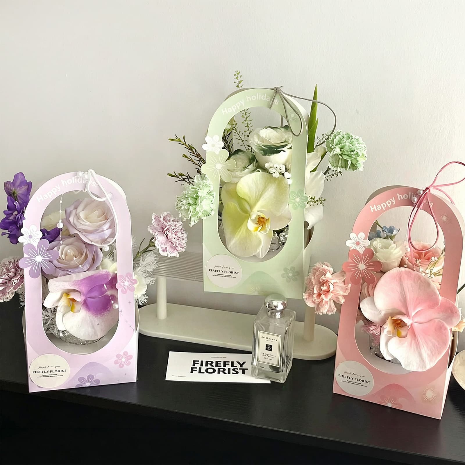 Portable flower arrangement box, flower packaging gift box
