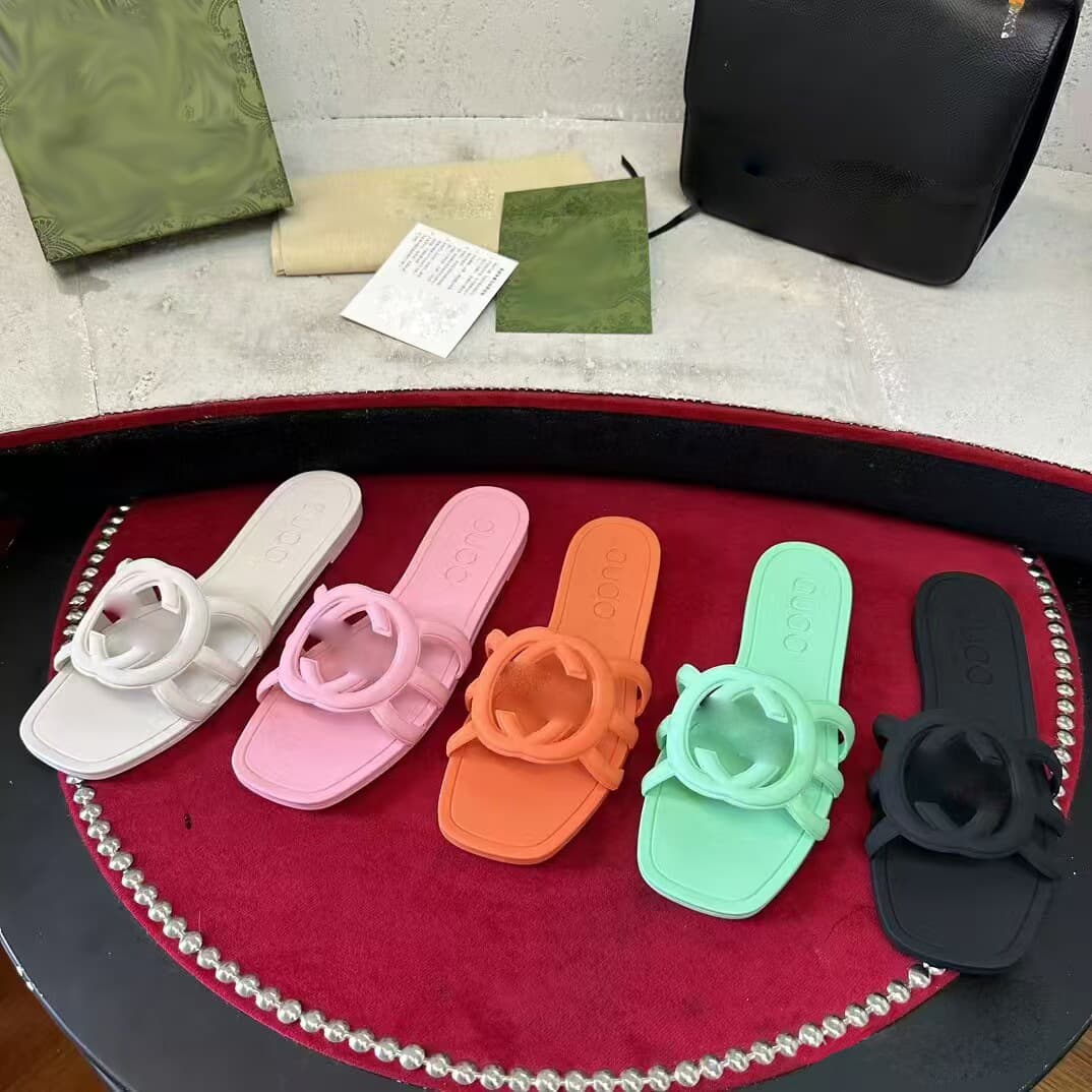 Gjia Gujia Hollow Jelly Color Slippers 2026 Spring and Summer New Women's Shoes One-piece Injection Molded Square Toe Sandals