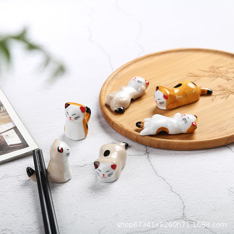 Ceramic pen rest with kitten design, creative animal calligraphy pen holder, multi-functional paperweight, brush rest, calligraphy brush holder, Chinese chopstick rest holder