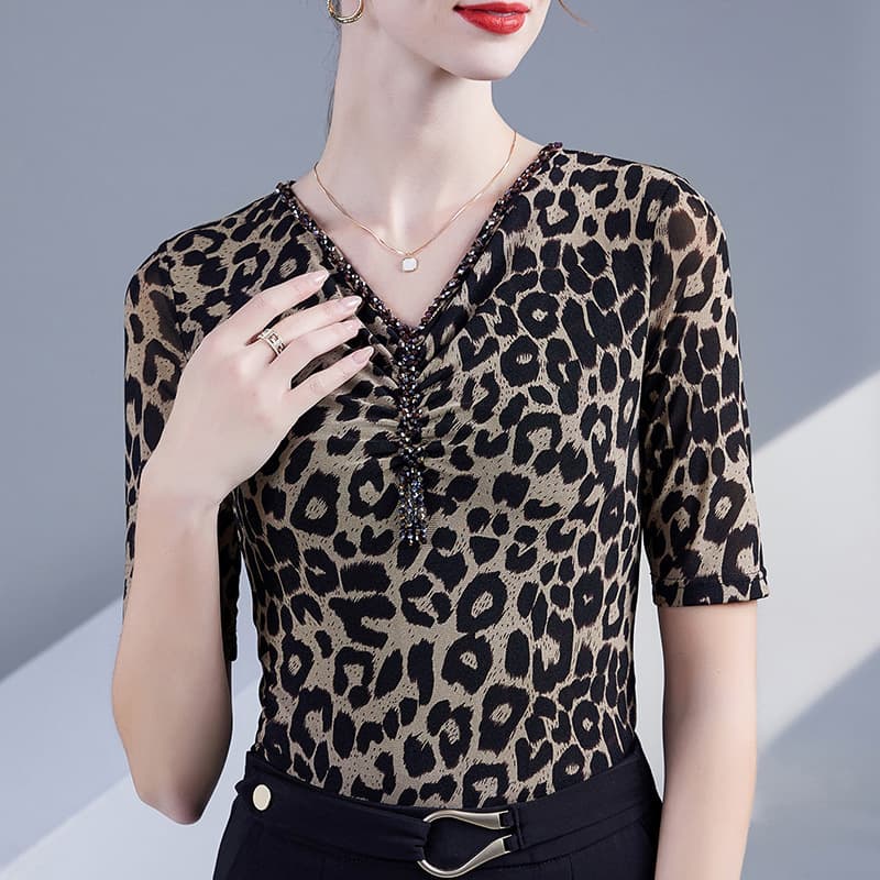 Spring and Summer New Style Short Sleeve Blouse V-Neck Beaded Mesh T-Shirt Women's Half Sleeve Inner Layering Slimming Top Fashion