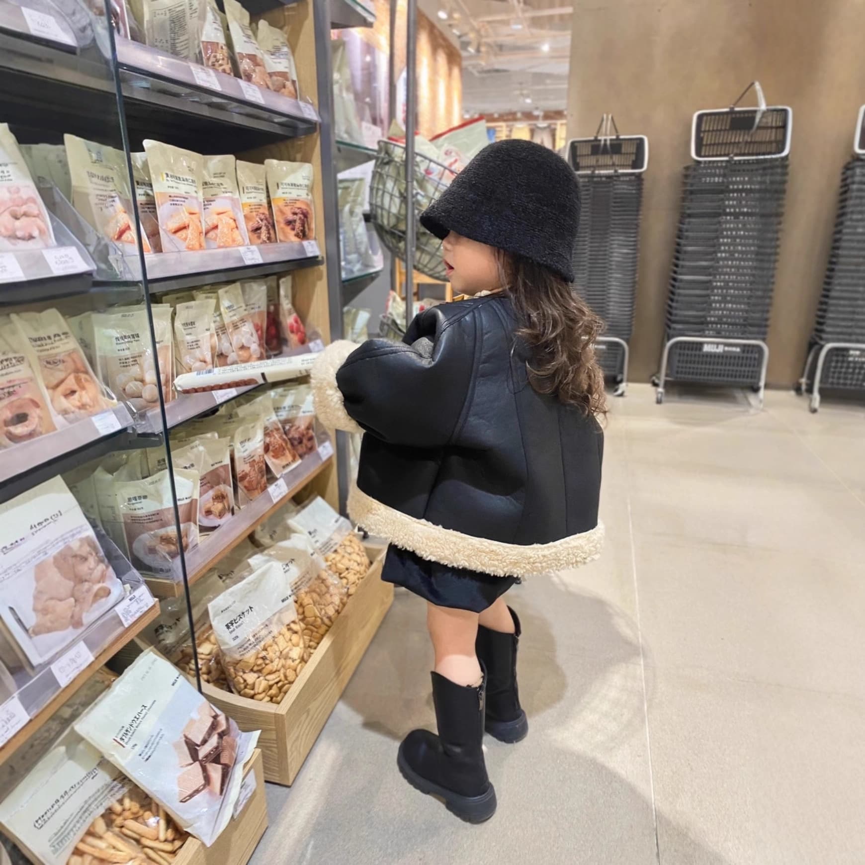 Korean children's clothing for boys and girls double-breasted fur all-in-one motorcycle leather jacket plus velvet thickened warm jacket
