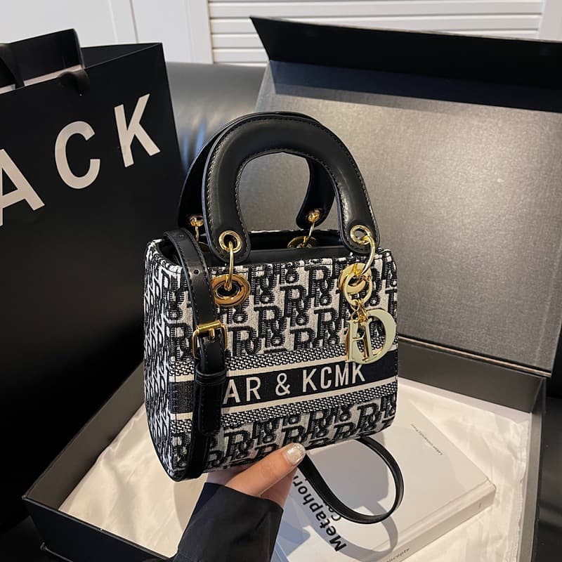 Crossbody Handbag Women 2025 New Patchwork Embroidery Single Shoulder Lady Bag Fashion Niche Crossbody Bag