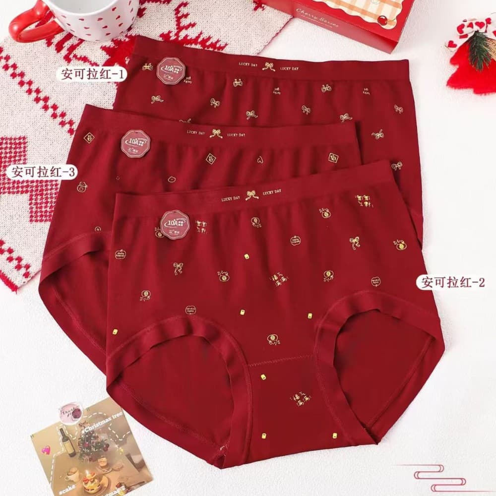 Red women's briefs in plus size modal cotton seamless fabric, perfect for those born in the Year of the Rat. Available in a box.