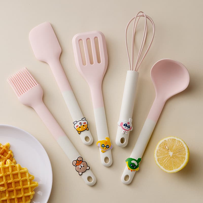 Silicone Spatula Set Cartoon Egg Beater Baby Food Clip Kitchen Soup Spoon Frying Spatula Cake Baking Tools