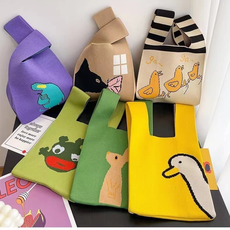 Versatile Handheld Organizer Bag, Commuter Bucket Bag with Portable Little Yellow Duck Design