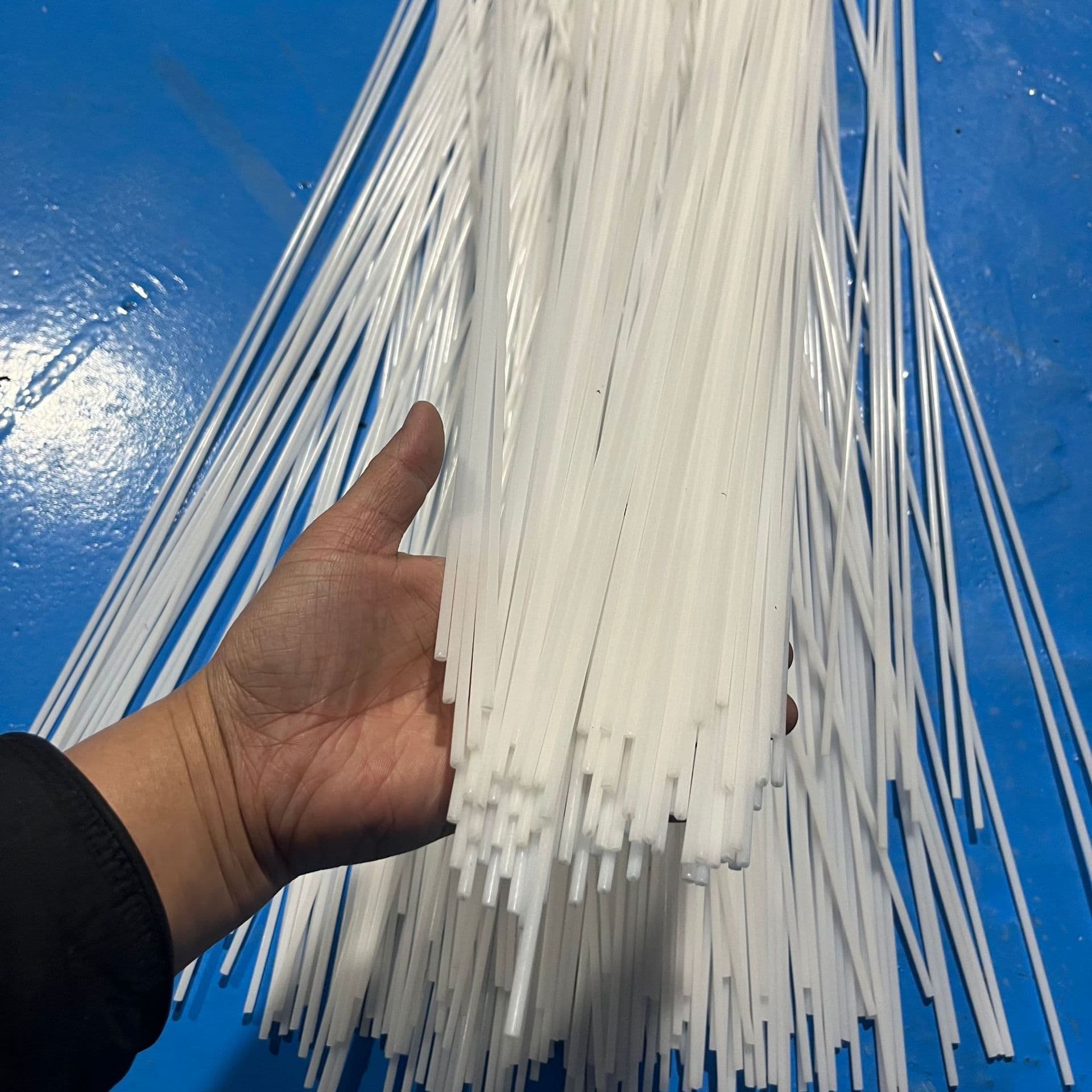 Factory Direct 2 3 4 5 6mm Small Diameter ABS Plastic Rod POM Round Rod ABS Bar PE Rod Stock PP Plastic Round Rod