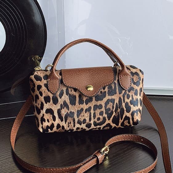Vintage Leopard Print Handbag Women 2026 New Style Commuter Versatile Crossbody Bag Premium Light Luxury Fashion Shoulder Bag