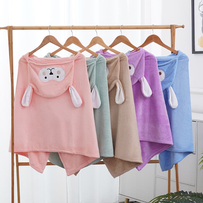 Children's bath towel with hood cloak, absorbent baby hooded bathrobe, cartoon coral fleece children's bath towel