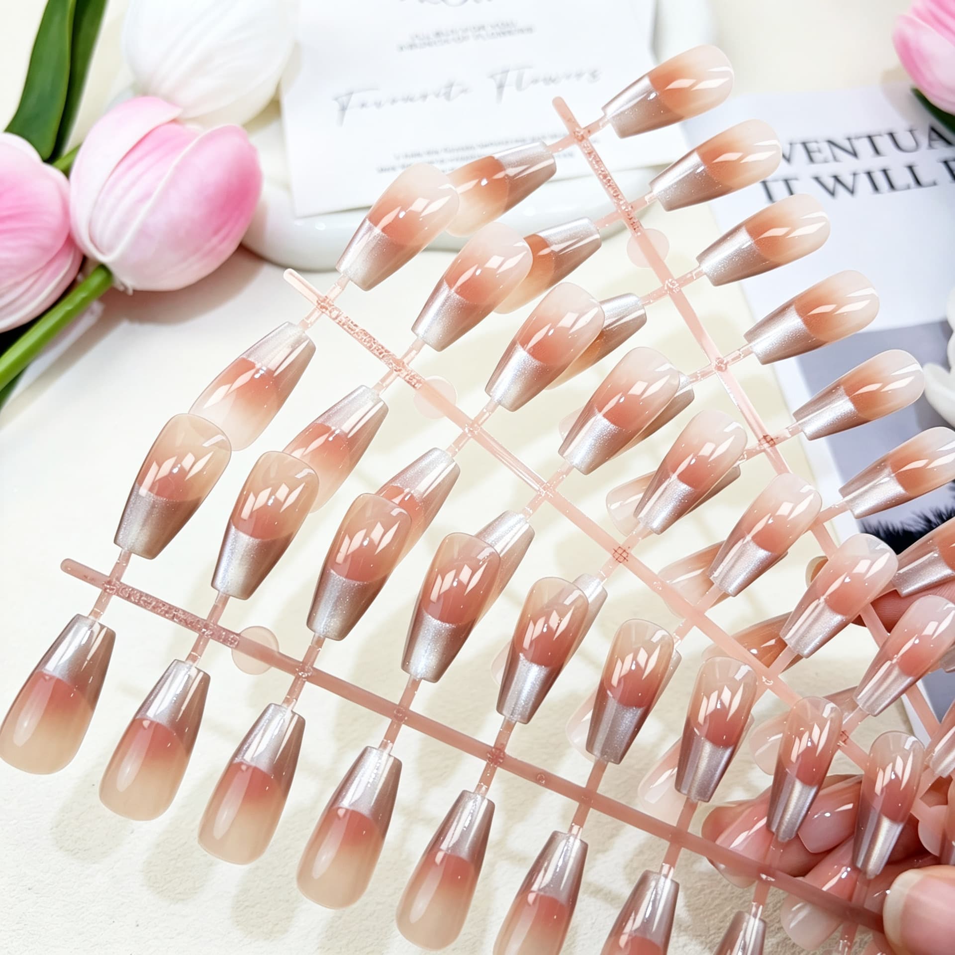 Wearable Nail Art Light-Chasing Nail Blush Glass Bead Short Oval Medium Oval Cat Eye Wearable Nails Gentle Girl Shell