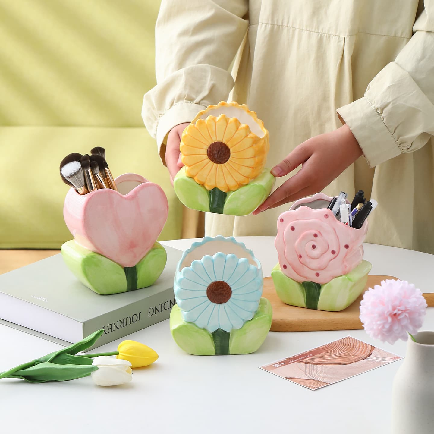 Creative ceramic flower pen holder storage ornaments holiday gift for girls best friends makeup brush storage box cute