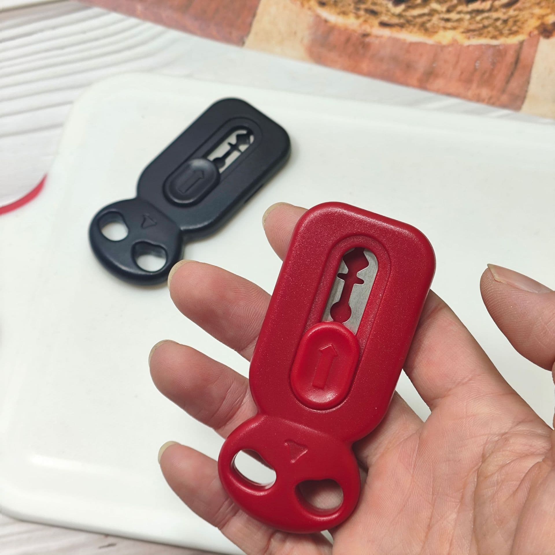 New Cross-Border Magnetic Bread Knife, Retractable Push-Pull Bread Slicer, Magnetic Refrigerator Sticker, Bread Trimming and Scoring Knife