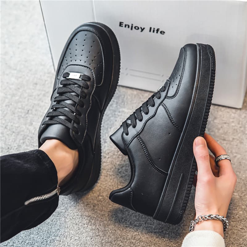 Men's shoes autumn and winter black casual sneakers men's Air Force Sports No. 1 black kitchen trendy shoes winter
