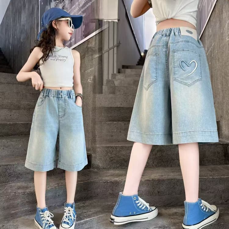 Girls' 2026 spring and summer new jeans Korean style, versatile, love five-point pants, trendy slimming student pants