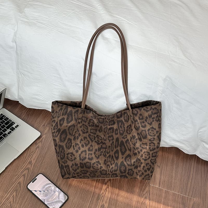 Leopard Print Large Capacity Tote Bag for Women 2026 Spring New High-End Texture Vintage Casual Niche One-Shoulder Underarm Bag