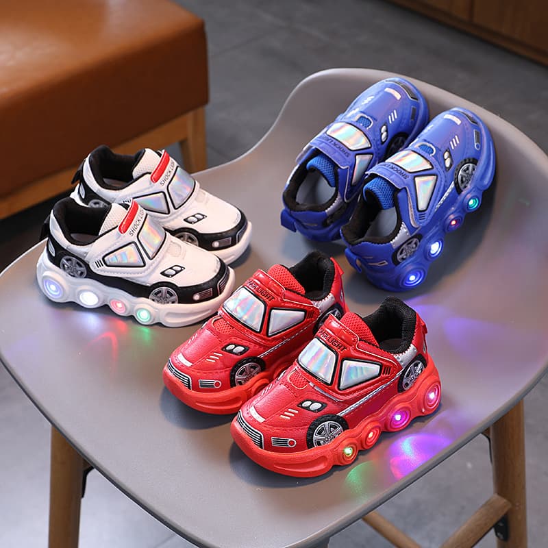 Children's Light-Up Sneakers for Boys 2026 Autumn New Cartoon Girls Anti-Slip Sports Shoes with Velcro and LED Lights