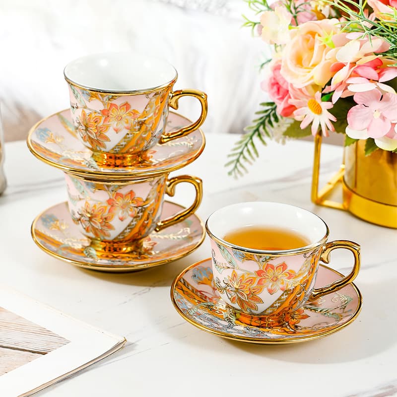 Vintage Ceramic Coffee Cup and Saucer Set, High-Quality Breakfast Milk Cup, European-Style Afternoon Tea Latte, Exquisite Latte Art Cup and Saucer