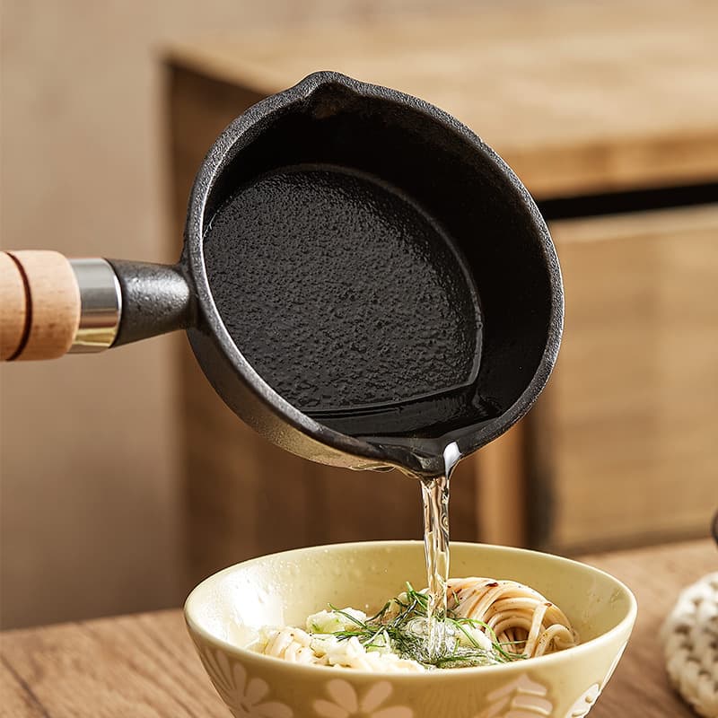 Oil-Splashing Hot Oil Small Pot Mini Cast Iron Frying Pan Non-Stick Pan Fried Egg Dumpling Artifact Pouring Oil Special Need to Grow Pot Small Iron Pot