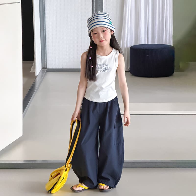 Summer Essential Versatile Vest: Fresh and Stylish Girls' Simple Letter Print Vest