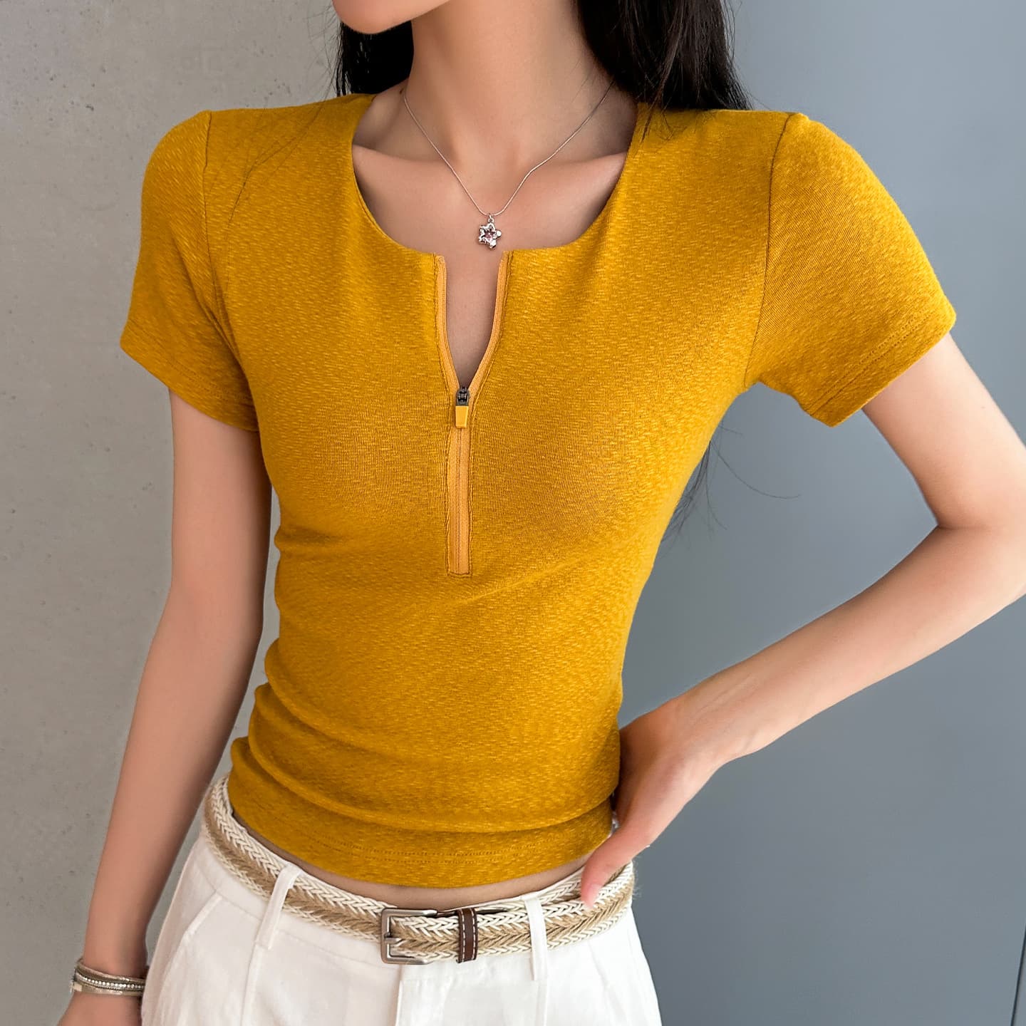 Korean Round Neck Short Sleeve Women's 2026 Summer New Base Layer Half Zip T-Shirt Slim Fit Stylish Top Women's Clothing