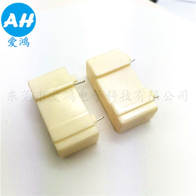 White Covered Fuse Holder 5*20 Plastic Fuse Holder 220V PCB Board Mount Type