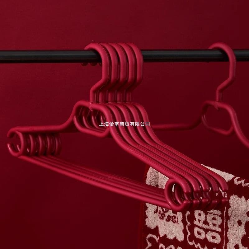 Red wedding hanger, clothes hanger, wedding room layout, wedding household seamless clothes drying rack, wedding supplies collection