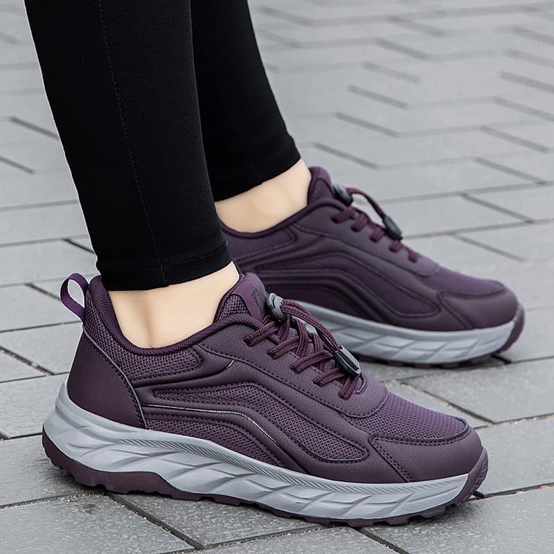 Branded elderly shoes, new spring and autumn styles, comfortable soft-soled non-slip walking shoes for mothers and middle-aged and elderly men, and athletic shoes for fathers.