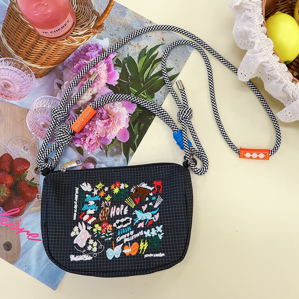 New Hot Selling Embroidery Zipper Bag Nylon Fashion Crossbody Bag Japanese Casual Trendy Versatile Shoulder Bag
